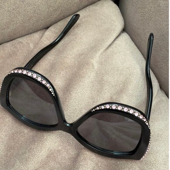 Gucci AUTHENTIC Gucci Crystal Cat Eye GGO118S mint condition